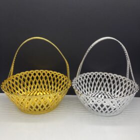 Plastic Basket 9" across 3"tall + handle